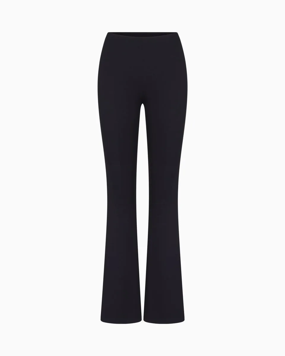 Smooth Stretch Low Rise Pant | Black
